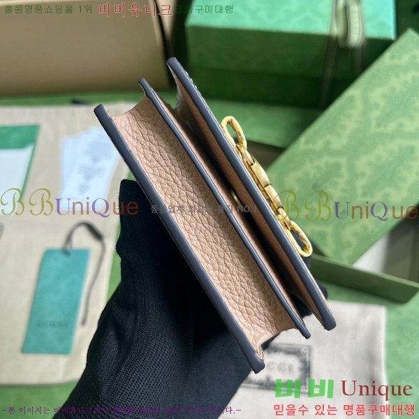 # ͷŷ G   746059-101