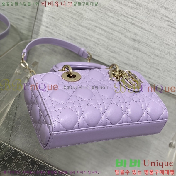 # ̵  ̹  M06133-270