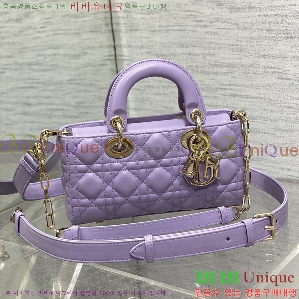 # ̵  ̹  M06133-270