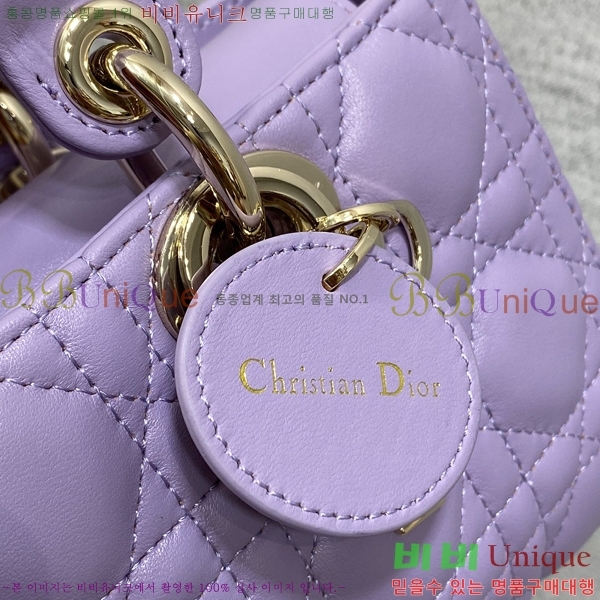 # ̵  ̹  M06133-270