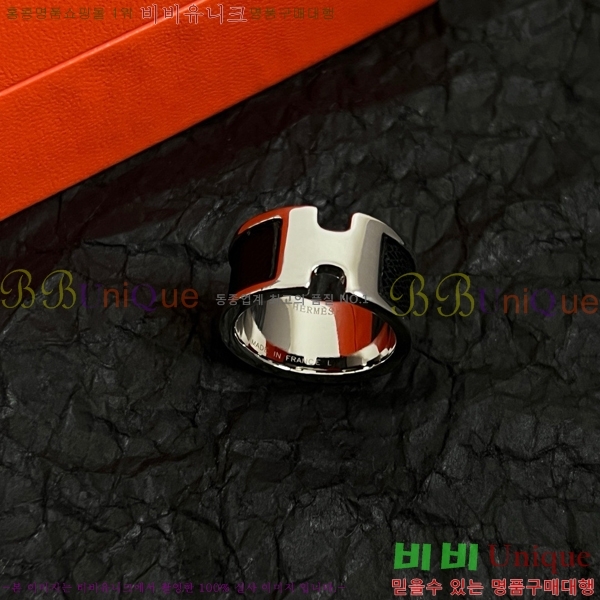 ޽  H8901177-4