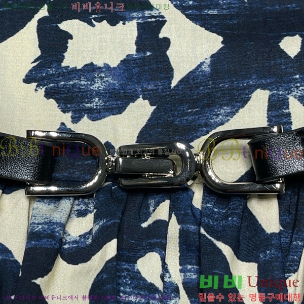   ǽ M4X15775-11