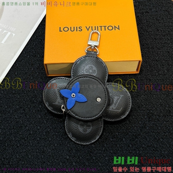#̺     M82686-104