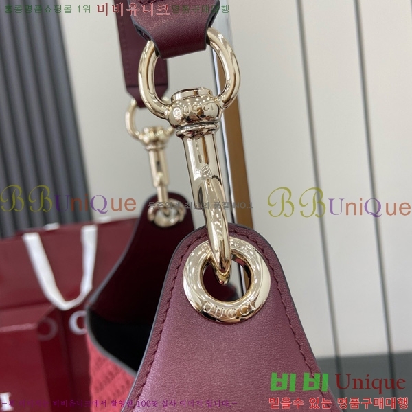 # B ̵  815924-923