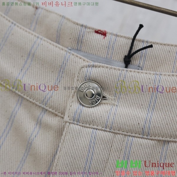   ݹ D647285-2