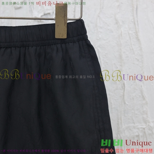   ݹ D647287-2