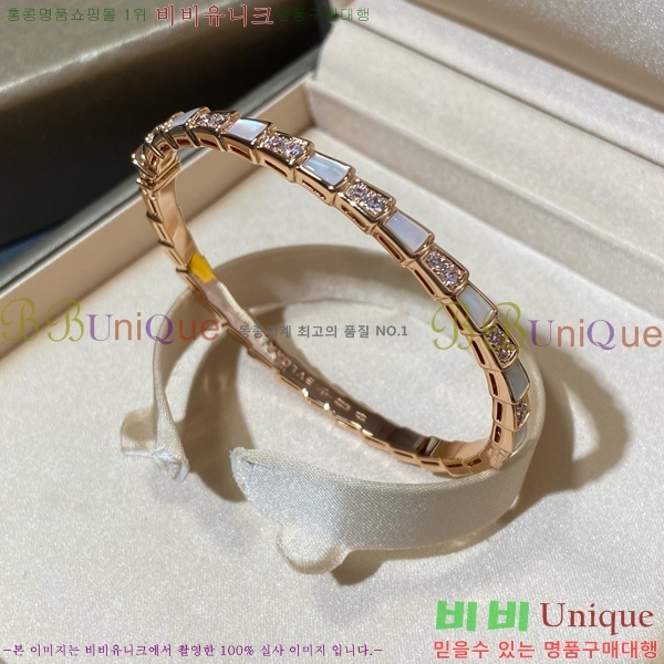  Ұ  BV1111244-1