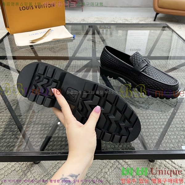  ̺  L7161629-1