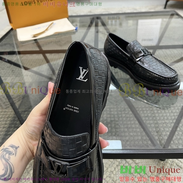  ̺  L7161629-3