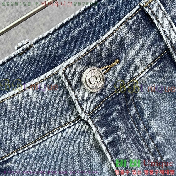   û G2557276