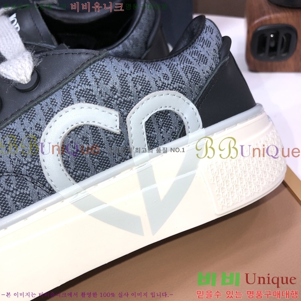  Ŀ  D5922335-1
