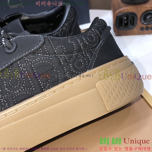  Ŀ  D5922335-4