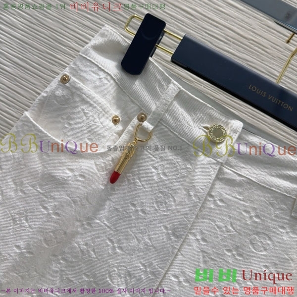  ̺   LV2112070-4