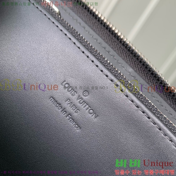 #̺    M60015-301