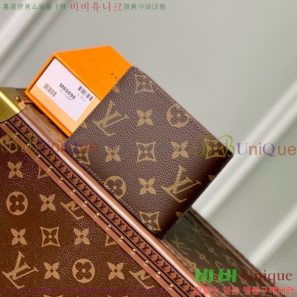 #̺   M60895-2