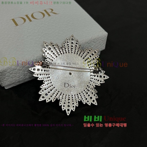  ġ D6397220-3