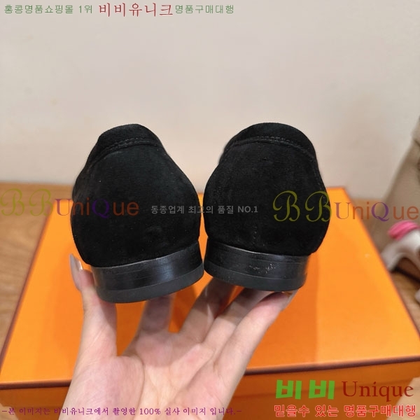 ޽ ξ  40H823910-2