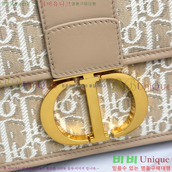 # 30  üι M9208-1001