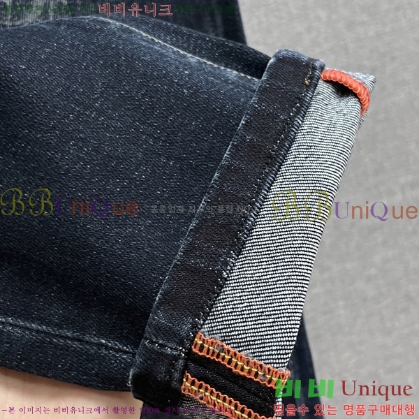   û D2464794