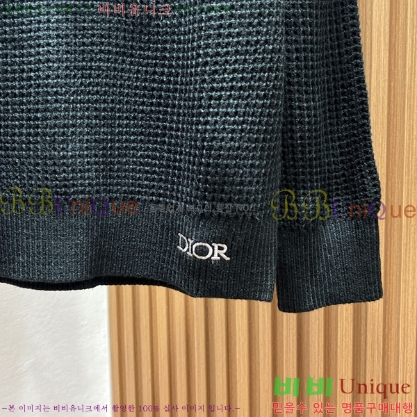    D07745832-2
