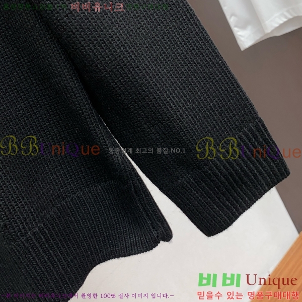    B896702