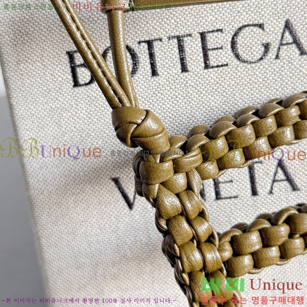 #װŸ  F  844672-106