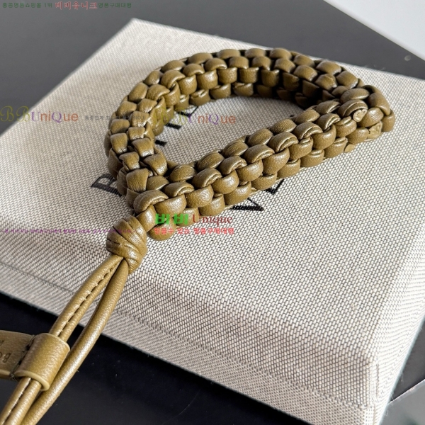 #װŸ  D  844672-104