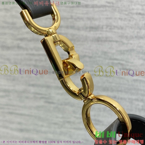 # D-Journey Ϲ  M2416-103