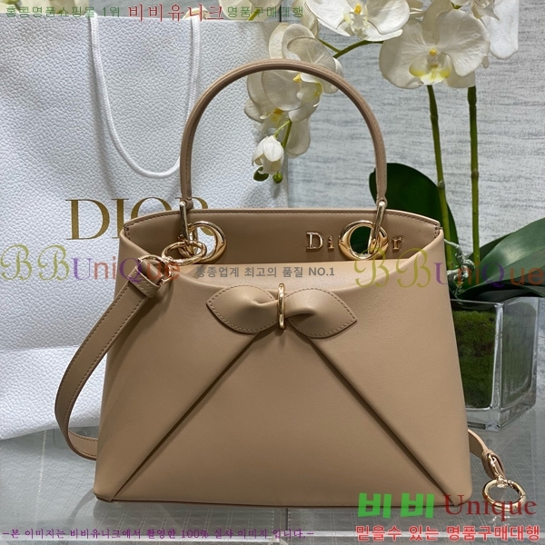 # ٺ  žڵ M0737-104