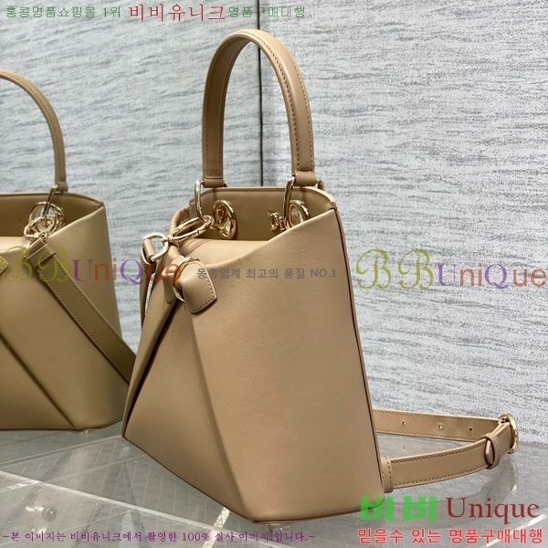 # ٺ  žڵ M0737-104