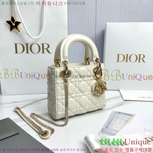 # Lady Dior ̴ ̵ M0505-1001