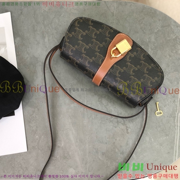 # Ÿ Ʈ Ŭġ 10I592-1001