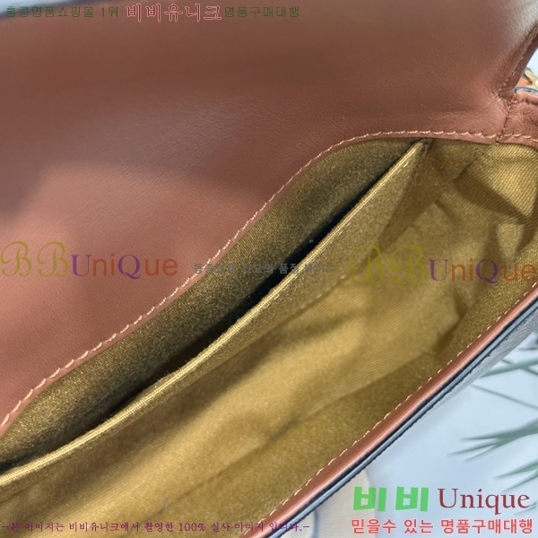 # Ʈ ĵ  ź   122652-1001