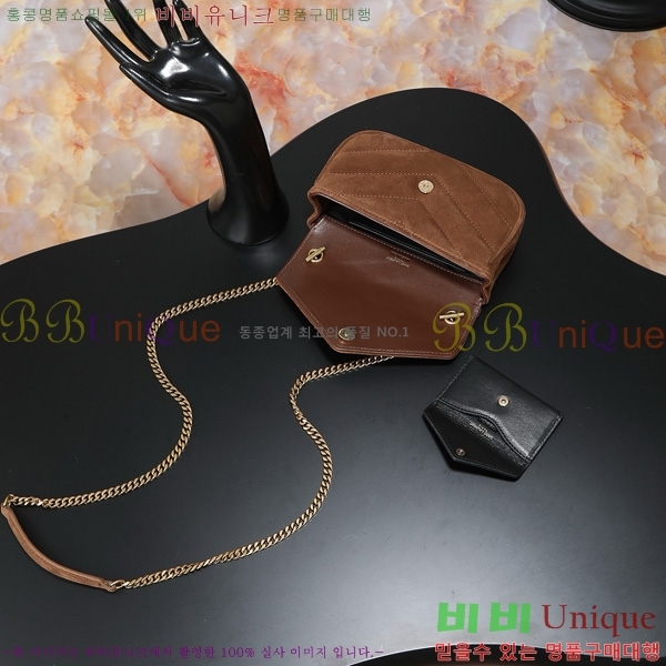 #ζ  ̴  821749-1001