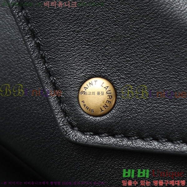 #ζ  ̴  821749-1001