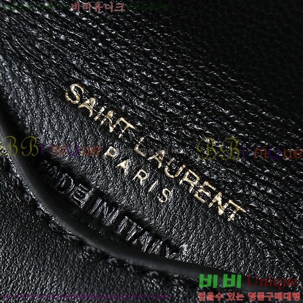 #ζ  ̴  821749-1001