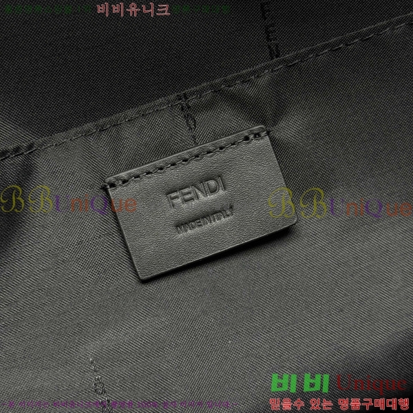 #  ΰ     7VA667-102