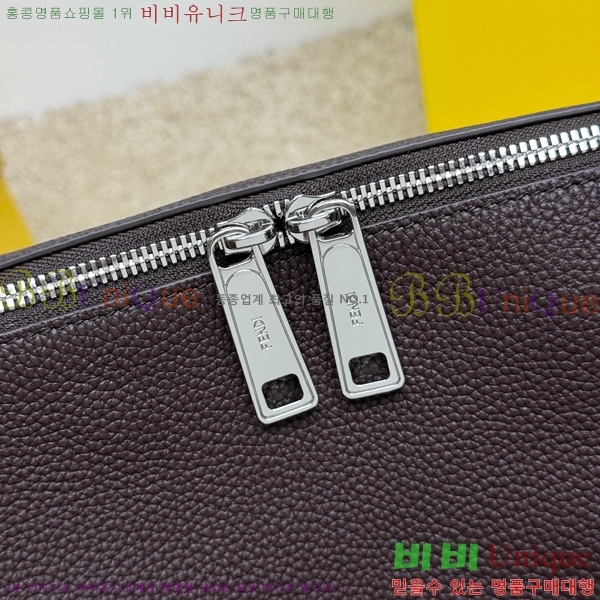 #  ΰ     7VA667-101