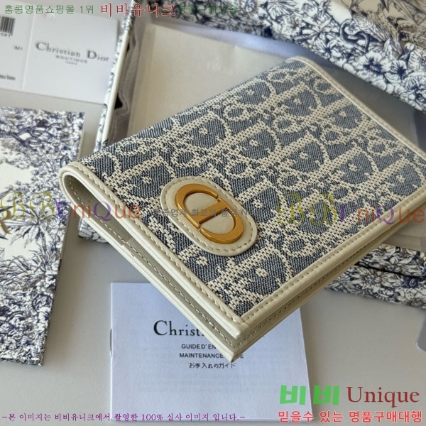 # 30 Montaigne  ̽ S2353-403