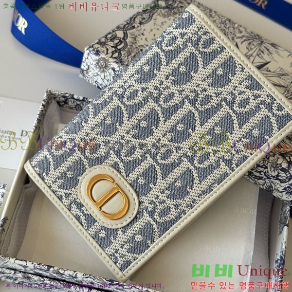 # 30 Montaigne  ̽ S2353-403