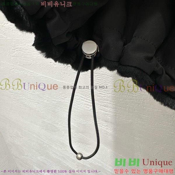    þ    PAD23402-10