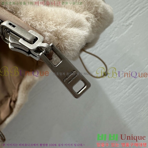    þ    PAD23402-11