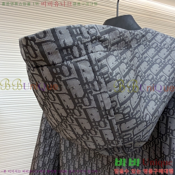  * ũ ĵ  33DR4227857-1