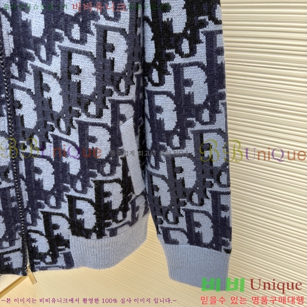  * ũ    33DR2331571-2