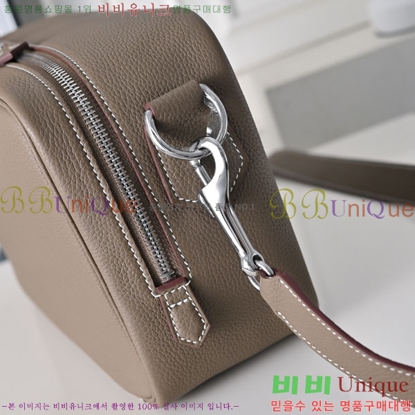 #޽  ٵ   H085735-102